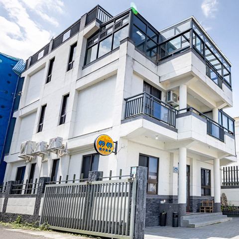 仔仔親子包棟民宿"